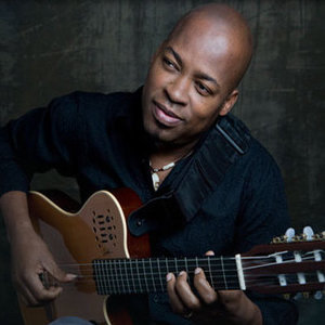 300x300_lionel_loueke