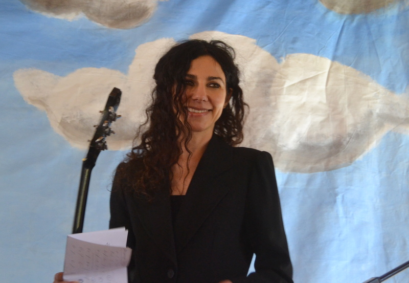 Polly Jean Harvey with Guitar