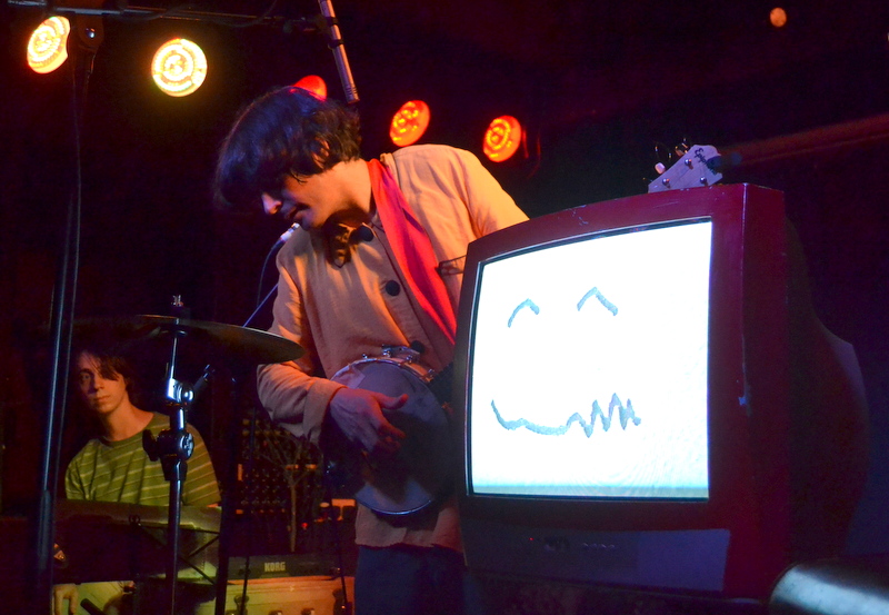 TV sings Music Tapes, Workman's Club