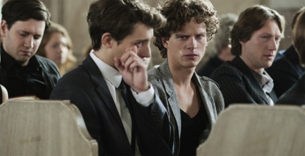 Dont_ever_wipe_tears_without_gloves_1-600x308