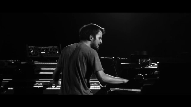 Nils Frahm - toilet Brushes