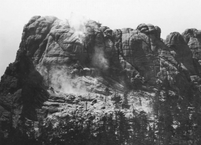 mount-rushmore-before