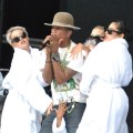 Pharrell Williams and Dnacers-001