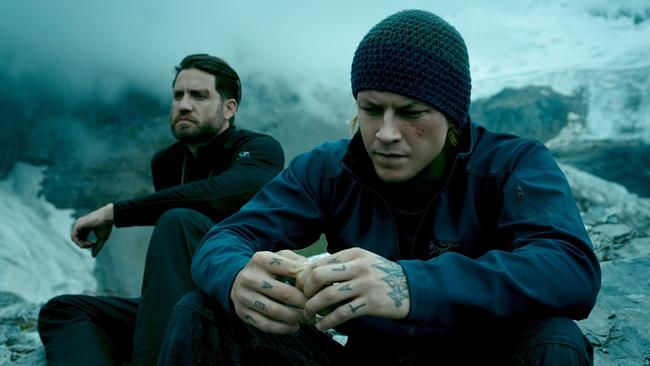 sc-point-break-mov-rev-1223-20151223-001