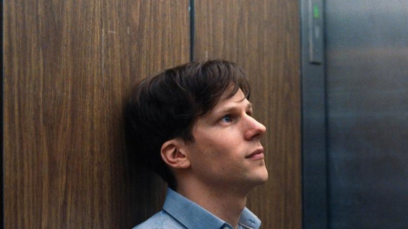 Jesse-Eisenberg-The-Social-Network-spielt-Jonah-Reed-im-Familiendrama-Louder-Than-Bombs-