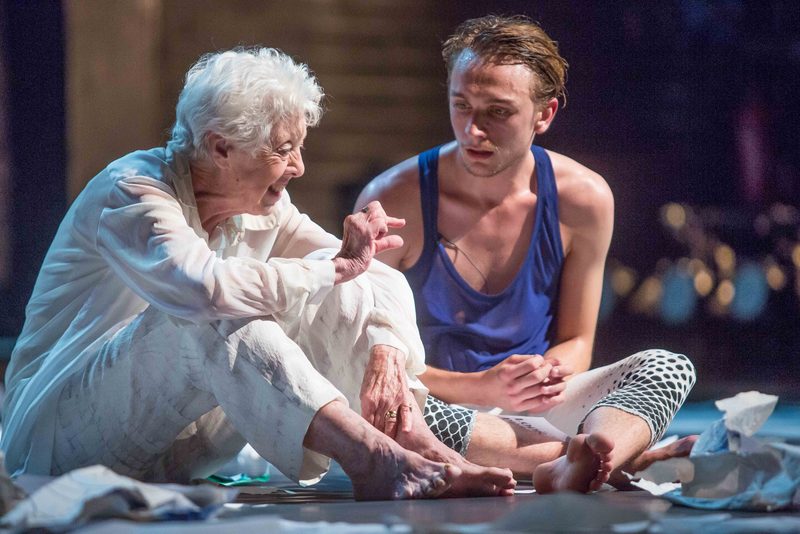 lear_28_photos-by-patrick-moore