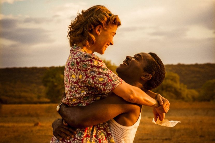 united-kingdom-a-2016-001-rosamund-pyke-david-oyelowo-hugging